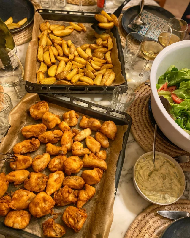 Fish and chips, sauce tartare, salade 
#fishandchips #homemadefood #waterloo