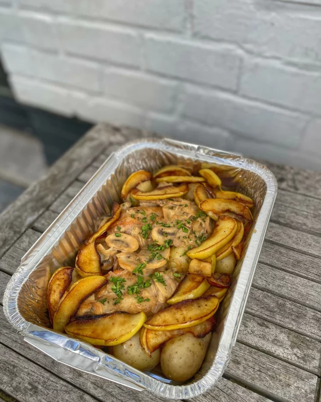 Last night, poulet aux pommes et au cidre, sauce champignons, pommes de terre #homemadefood #waterloo